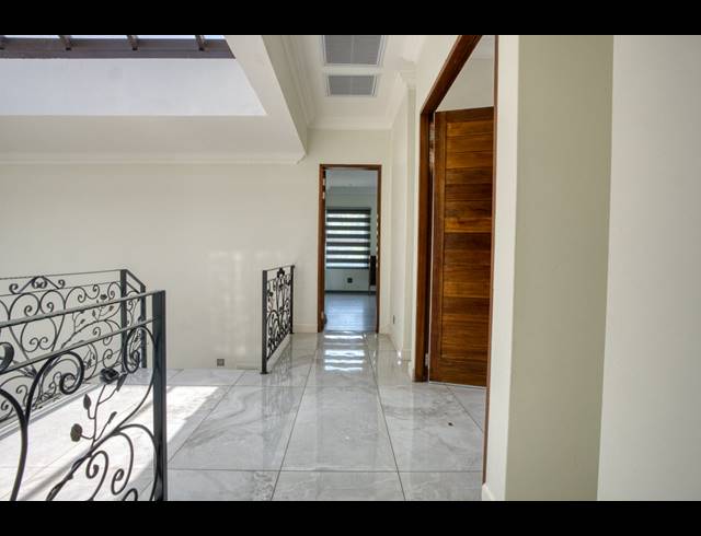 5 BEDROOM HOUSE FOR SALE IN BALLITO CENTRAL